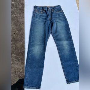Levi’s wedgie size 28